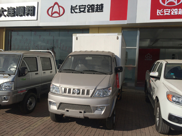 長(zhǎng)安后雙胎冷藏車